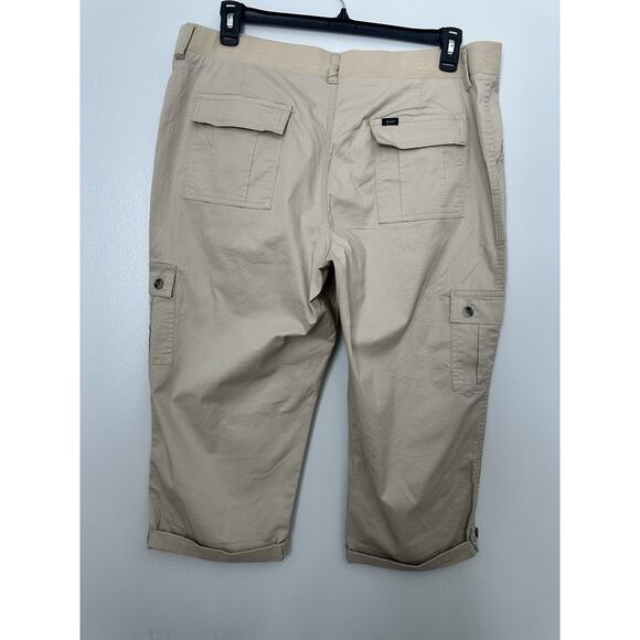 Lee Capri Pant Womens Tan 18 Medium Ultra Flex-To-Go Cargo NWT Casual - Picture 5 of 10